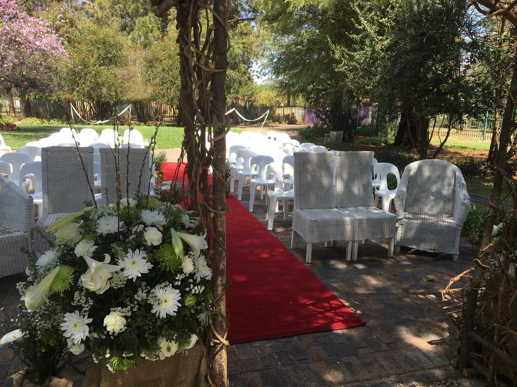 Big Tree Midrand Hotel Exterior foto